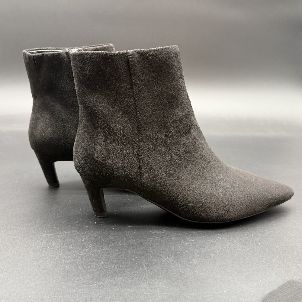 Universal Thread Taylor Women Ankle Boots 8.5 Black Kitten Heel Suede Bootie